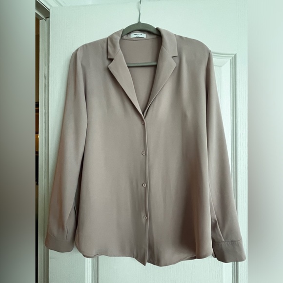 Babaton Monocle shirt - worn once 10/10 condition. - Picture 4 of 5